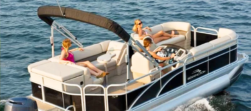 Renting a boat from Lakes End Boat Rental and Marina