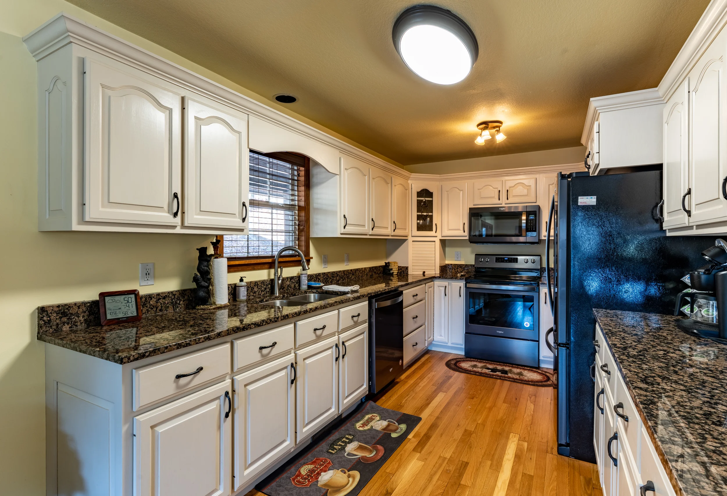 Lakefront Point Retreat Kitchen 2