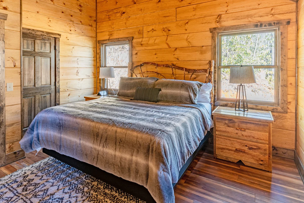 Preserve-Mountain-Getaway-Cabin-bedroom1