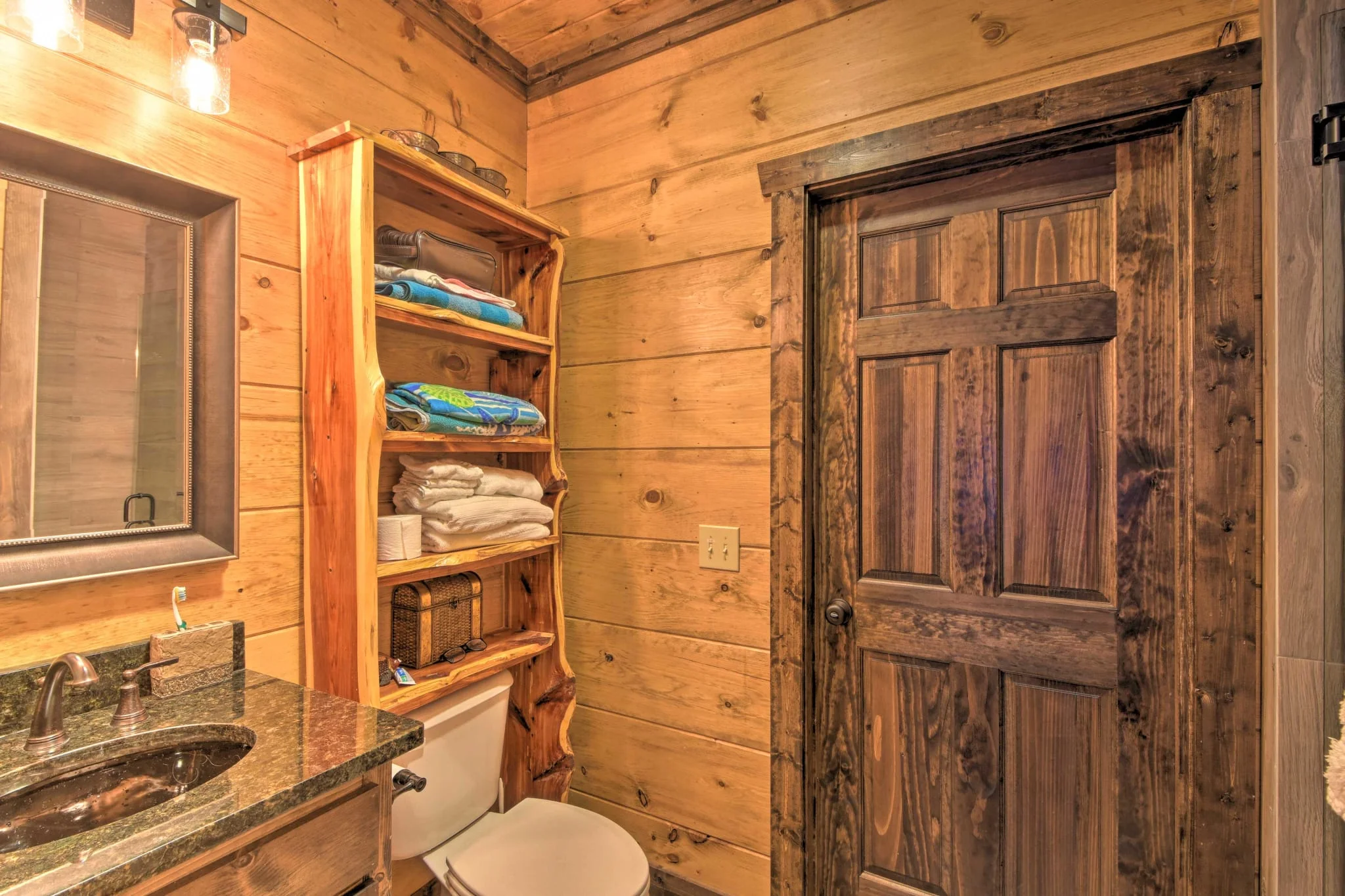 Echo Lodge Bathroom 3 - stayNantahala