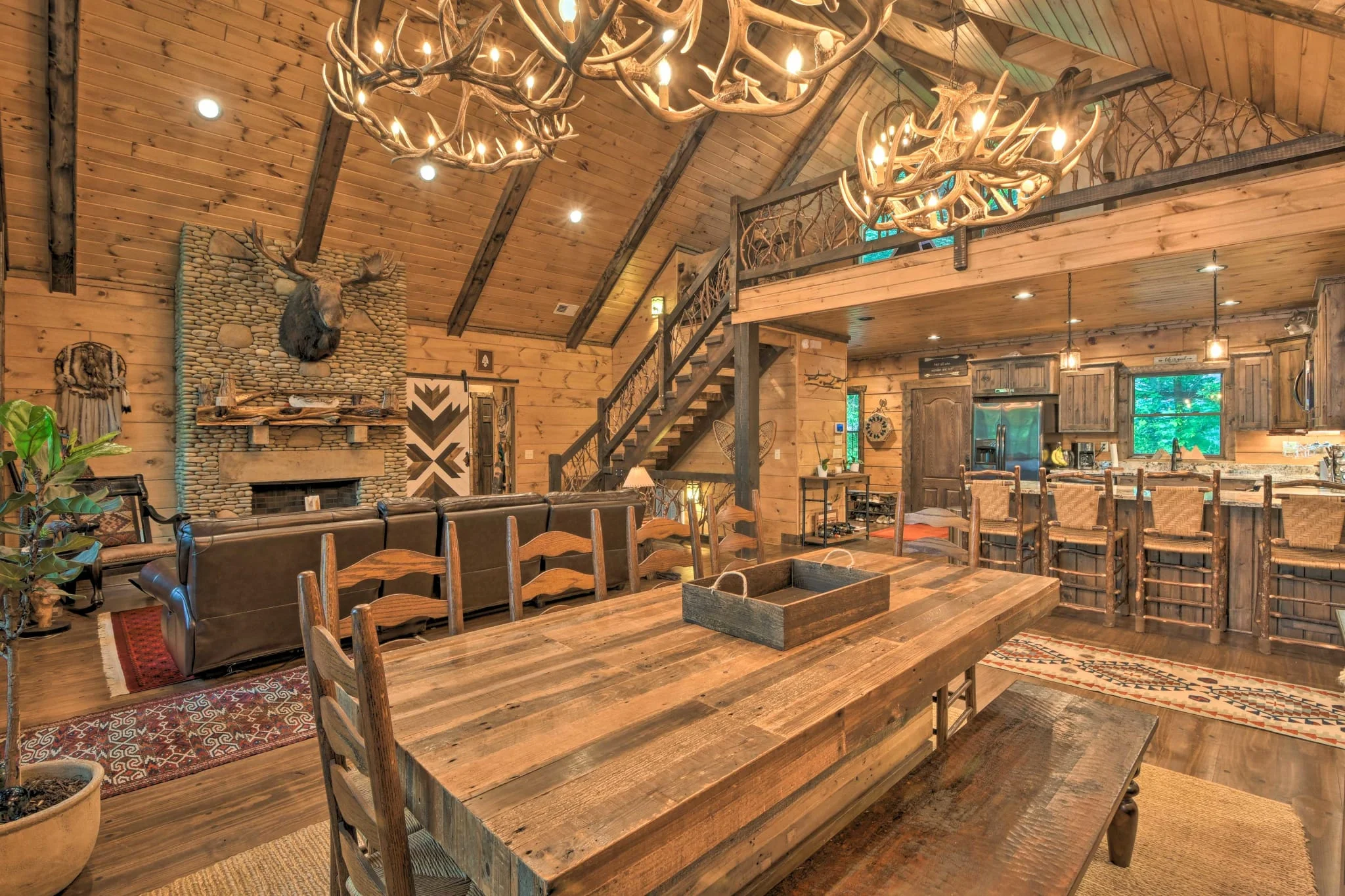 Echo Lodge Dining Room- stayNantahala