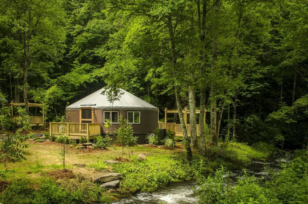 Otter Yurt in Nantahala