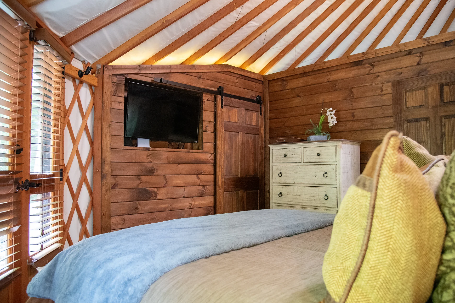 Otter Creek Luxury Yurt Rental StayNantahala Creekside